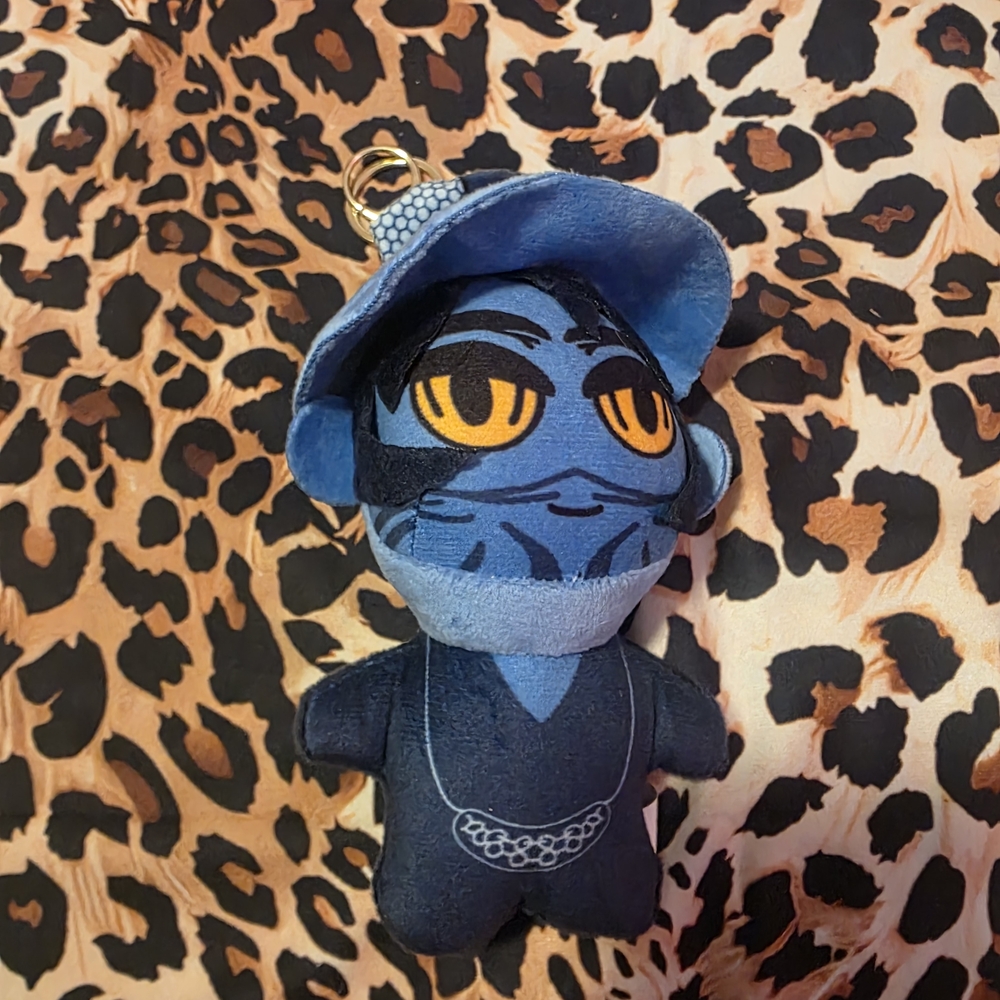 Plush Blue Character Keychain – Stylish Blue Stuffed Accessory